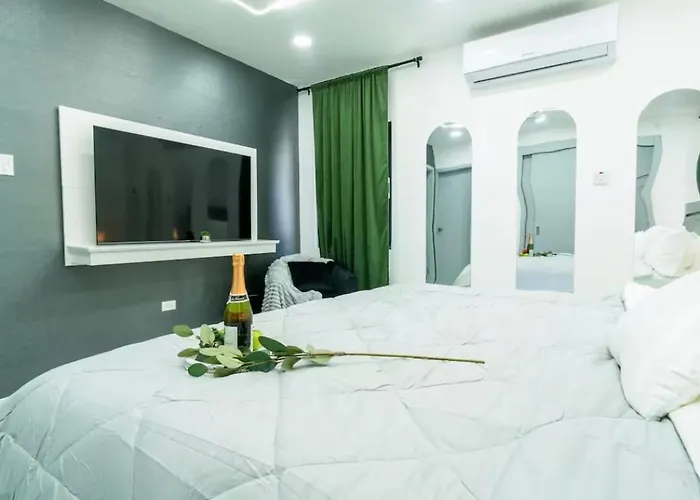 Affluence - Lux 1bd Mobay Roof Pool